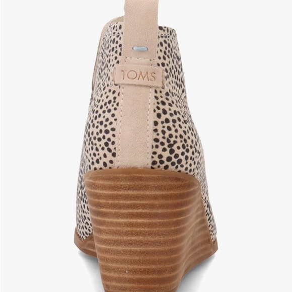 NWT and Box Toms Kallie Wedge Bootie - Picture 3 of 12